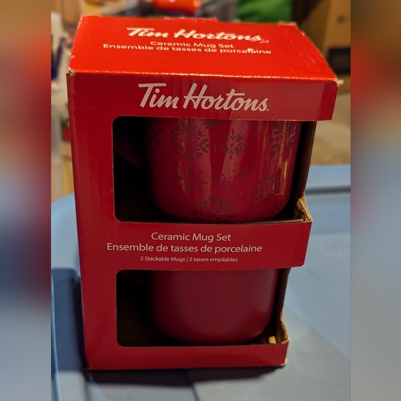 2021 Tim Hortons Christmas Snow Flake Ceramic Mug Set - new in box - Picture 1 of 4